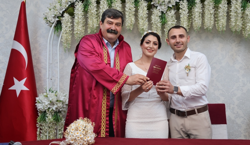 TOROSLARDA BİR REKOR:TOROSLARDA 2025 YILINDA BİN 593 ÇİFT DÜNYA EVİNE GİRDİ. 