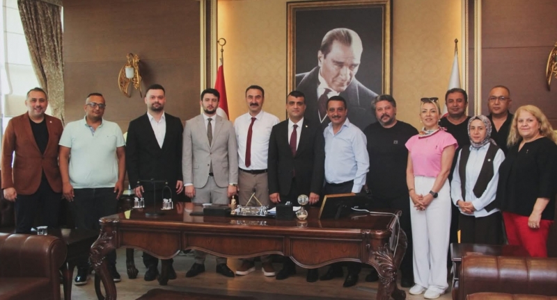 ANAHTAR PARTİ MERSİN İL TEŞKİLATINDAN BAŞKAN ÖZDEMİR'E NEZAKET ZİYARETİ