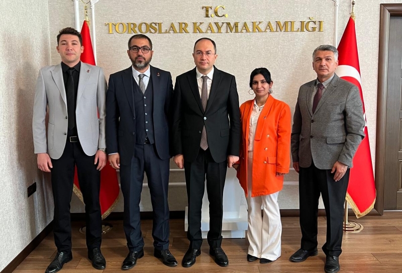 BAŞKAN DEĞİRMENCİ'DEN TOROSLAR KAYMAKAMI SOĞUKPINAR'A NEZAKET ZİYARETİ 