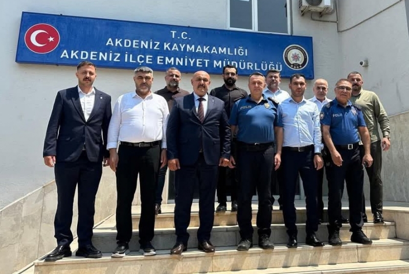 MHP AKDENİZ İLÇE TEŞKİLATI AKDENİZ İLÇE EMNİYET MÜDÜRLÜĞÜ'NÜ ZİYARET ETTİ 