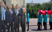  SEVER, MERHUM ARICI'NIN CENAZE TÖRENİNE KATILDI. 